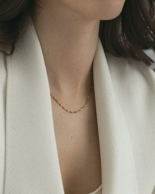 Twirl Necklace Gold