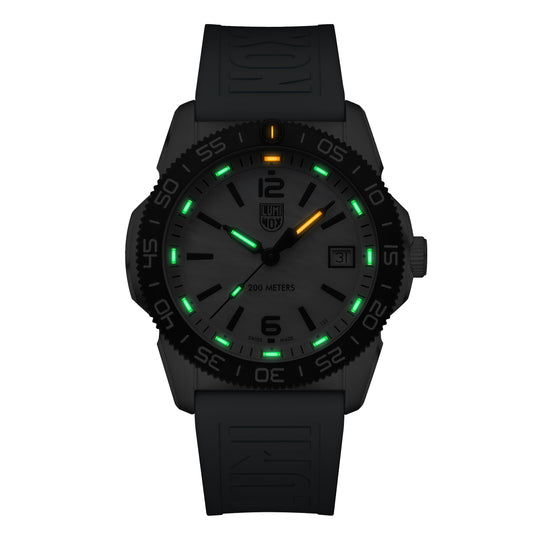 Pacific Diver Hvit Perlemor / Lys Blå 39mm