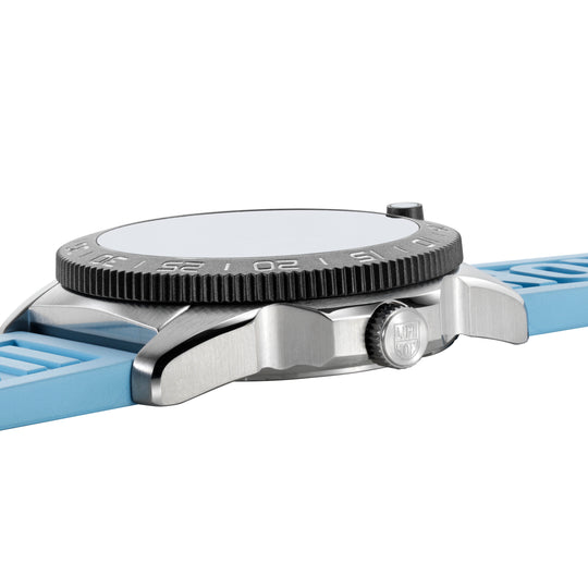Pacific Diver Hvit Perlemor / Lys Blå 39mm