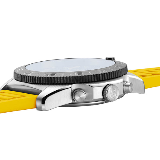 Pacific Diver Chrono Sort / Gul 44mm