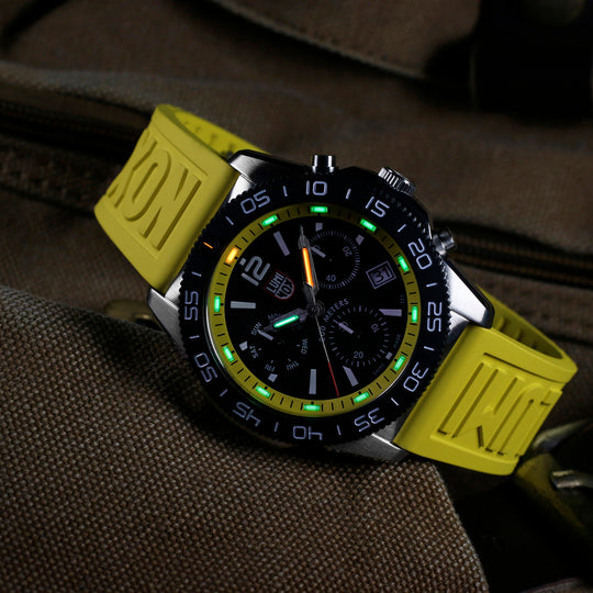 Pacific Diver Chrono Sort / Gul 44mm