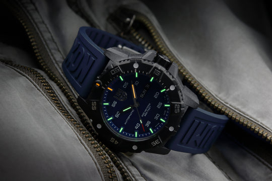 Carbon Seal Automatic Blå / Blå 45mm