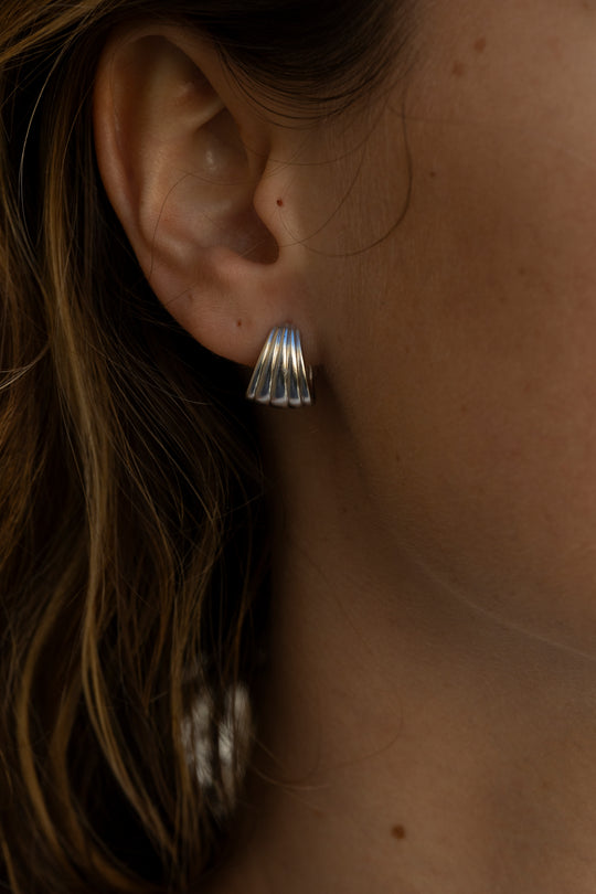 Eleanor Click Hoops Medium Sølv