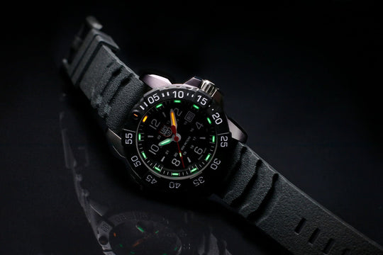 Navy Seal Steel Sort / Sort 45mm