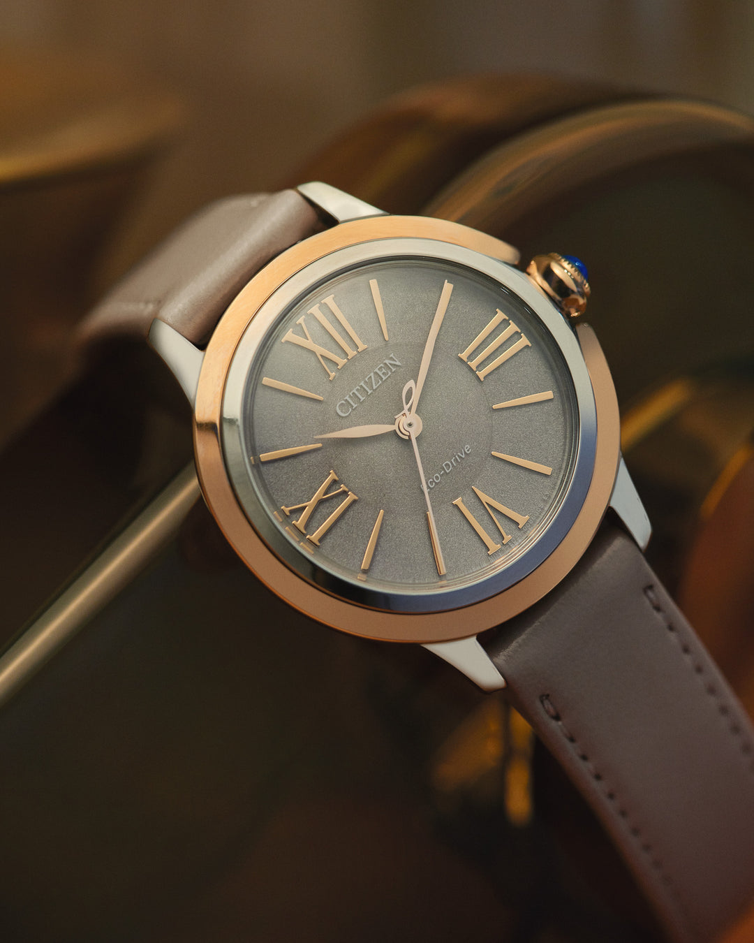 Citizen Ceci Eco-Drive dameklokke med beige rem, tofarget stål (33mm)