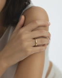 Mockberg Wavy Petite Gold ring (str 52)