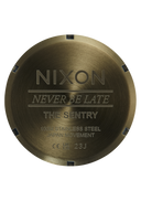 Nixon Sentry herreklokke i olivenfarget stål (42mm)