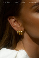 Mockberg Chunky Hoops øreringer i gullfarget stål (small)