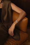 Mockberg Belle Oval Petite Bangle Watch dameklokke i stål (small)