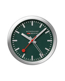 Mondaine Mondaine vekkerur i sølv matt aluminium med grønn skive (12,5cm)