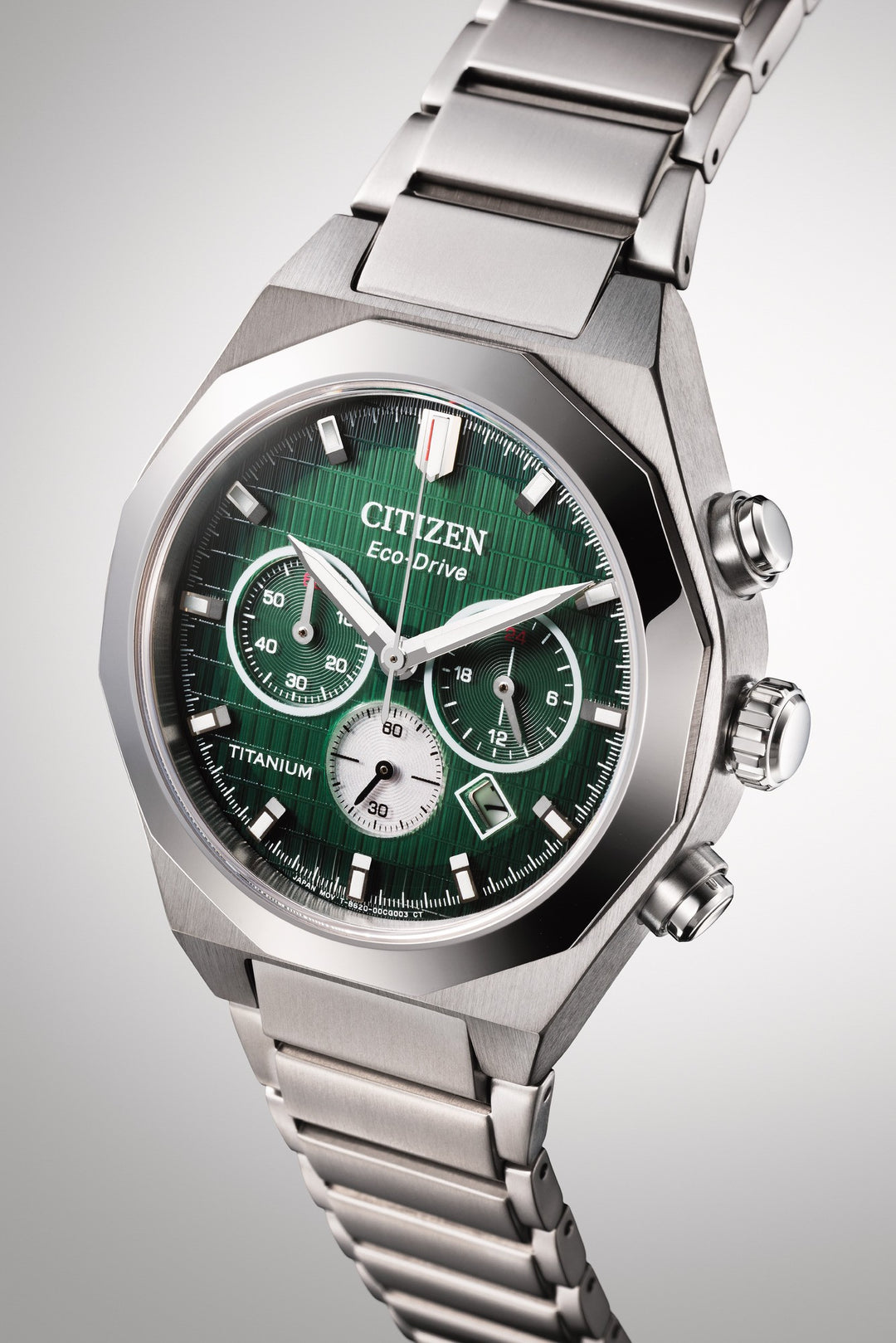 Super-Titanium Zenshin Senkei Eco-Drive Sølvfarget / Grønn 41mm