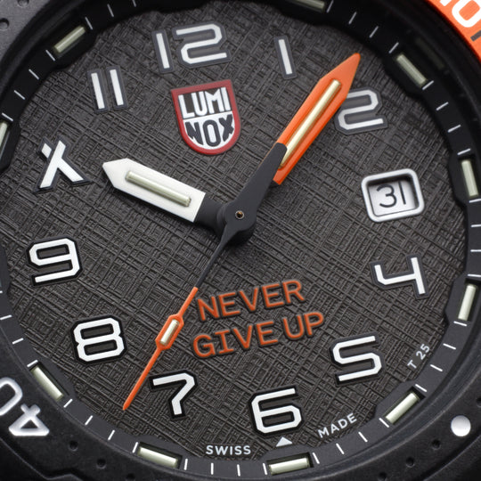 Bear Grylls Survival Sort / Sort / Orange 42mm