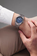 Citizen Supertitan Eco-Drive herreklokke i titan med blå skive (39,5mm)