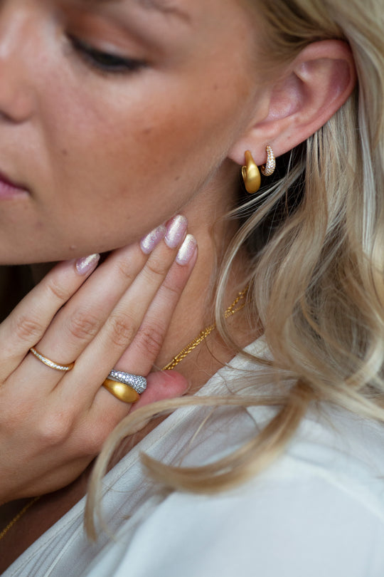 Ocean Flow Hoop Medium Gold